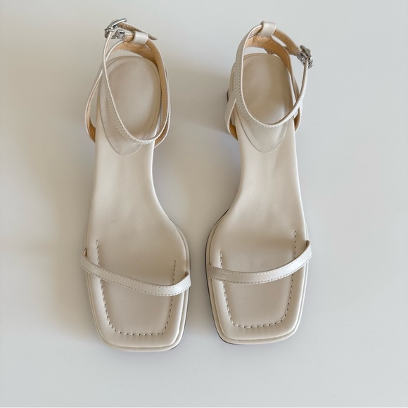 Best Wishes For You Heel Sandals Strappy - Picture 2 of 12